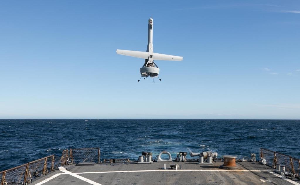 A Shield AI V-BAT landing on USS Arleigh Burke’s (DDG 51) flight deck 